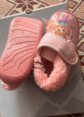 Kızlar için Nakışlı Pembe Sıcak Terlik - Görsel 4