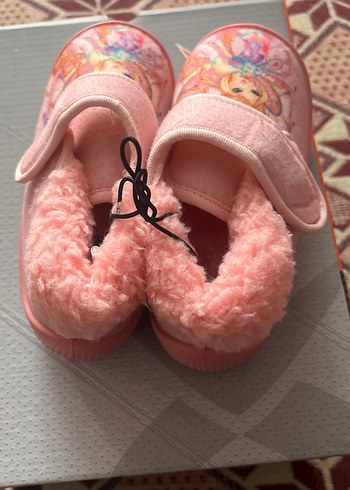 Kızlar için Nakışlı Pembe Sıcak Terlik - Görsel 3