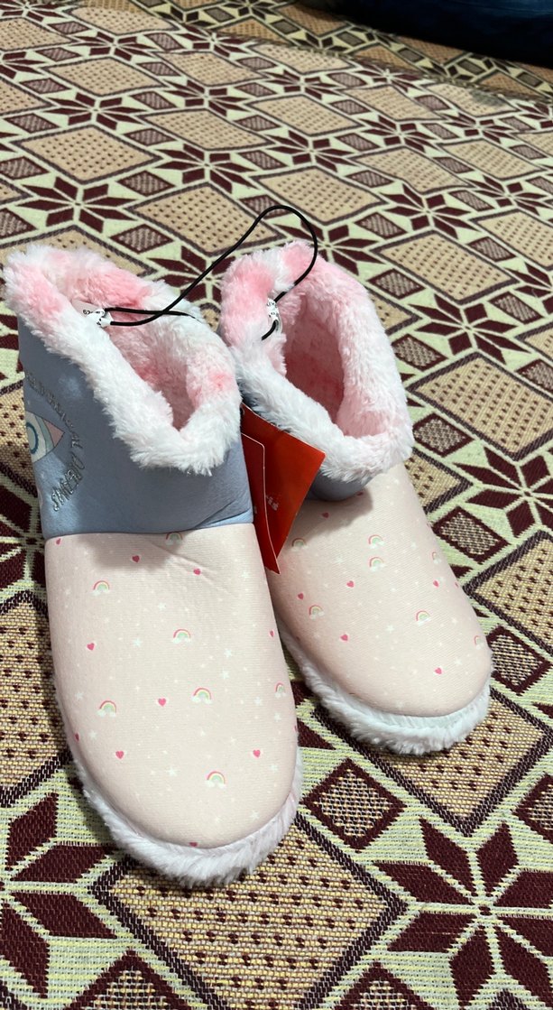 Kız Çocuk Pembe Sıcak Kürklü Ev Terliği33-34 giyer - Görsel 2