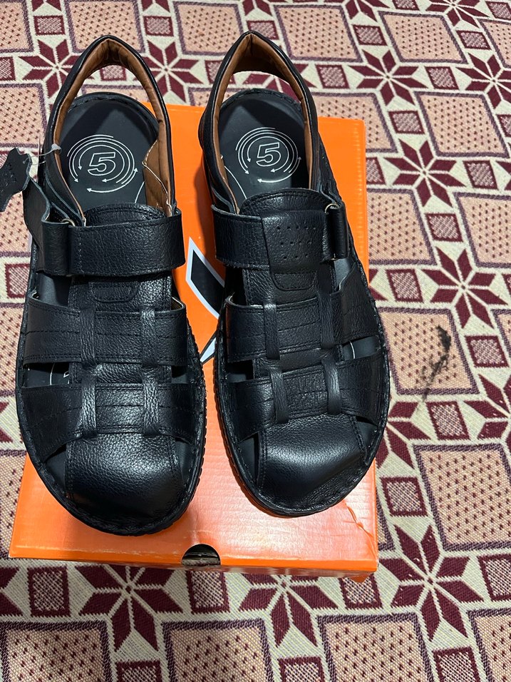 Erkek Siyah Deri Tokalı SandaletSüper model100/100 deri 45 num - Görsel 3