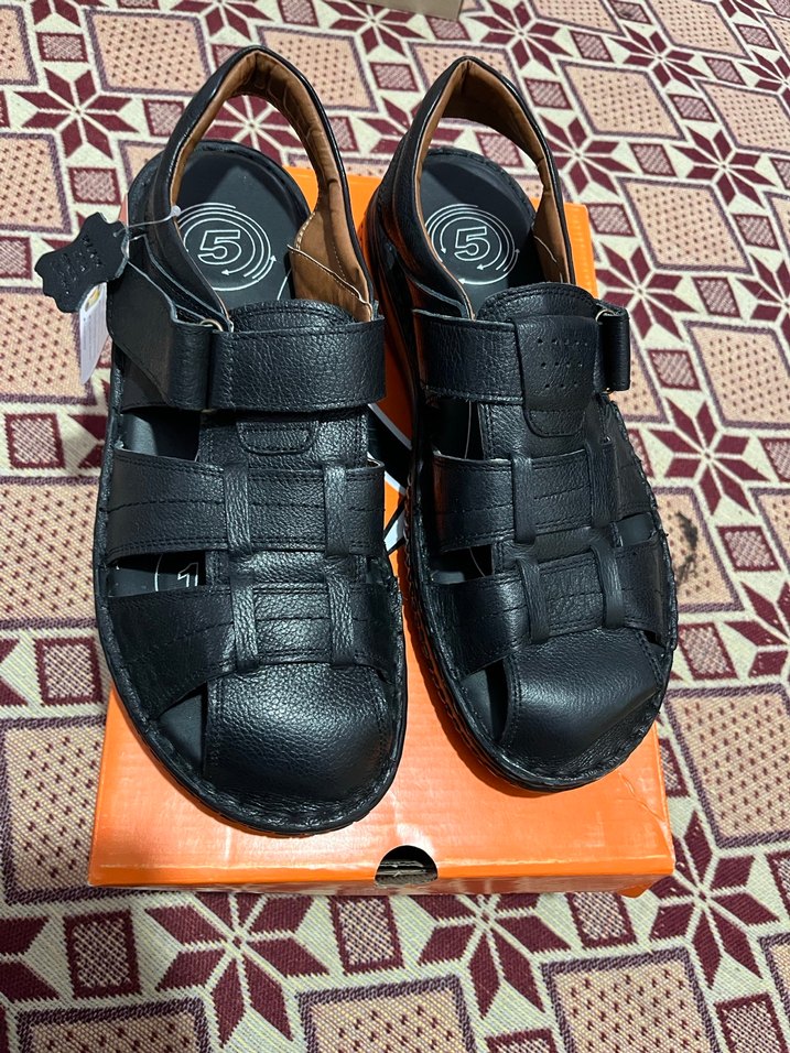 Erkek Siyah Deri Tokalı SandaletSüper model100/100 deri 45 num - Görsel 2