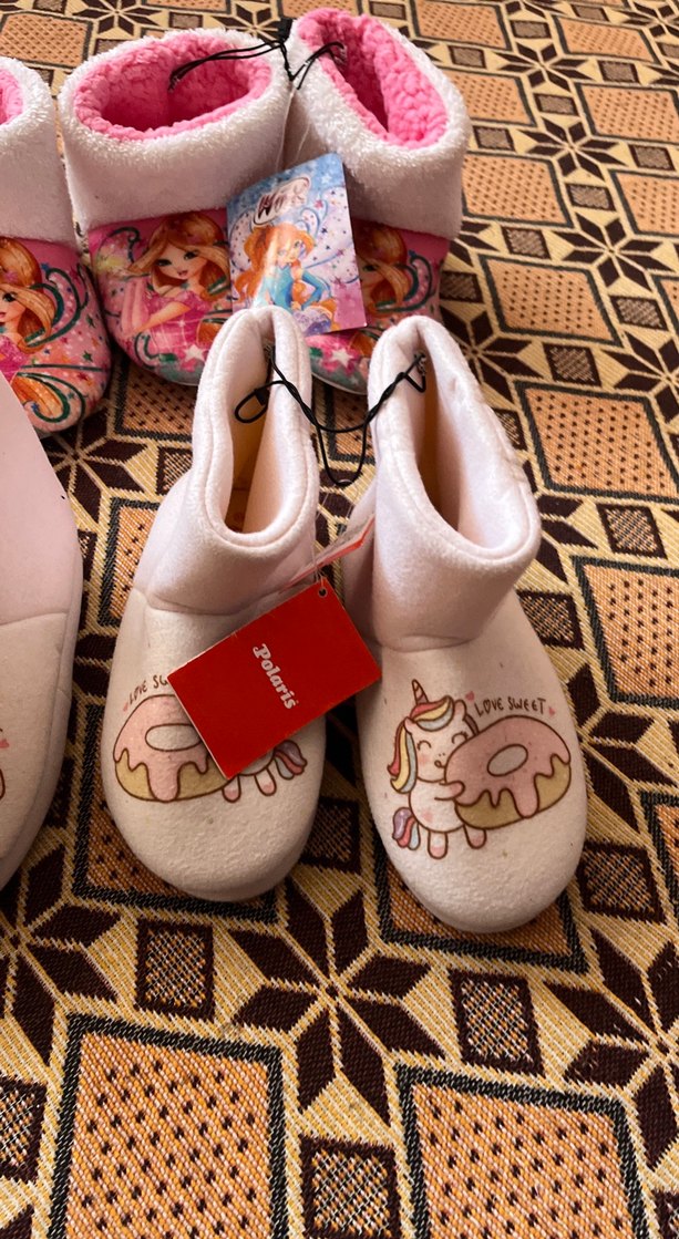 Kız Çocuk Renkli Nakışlı Sıcak Ev Terliklerisüper modeller32-33 - Görsel 4