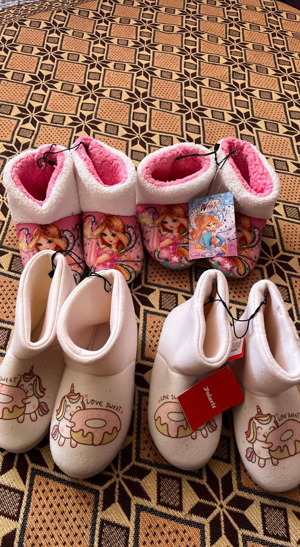 Kız Çocuk Renkli Nakışlı Sıcak Ev Terliklerisüper modeller32-33 - Görsel 2