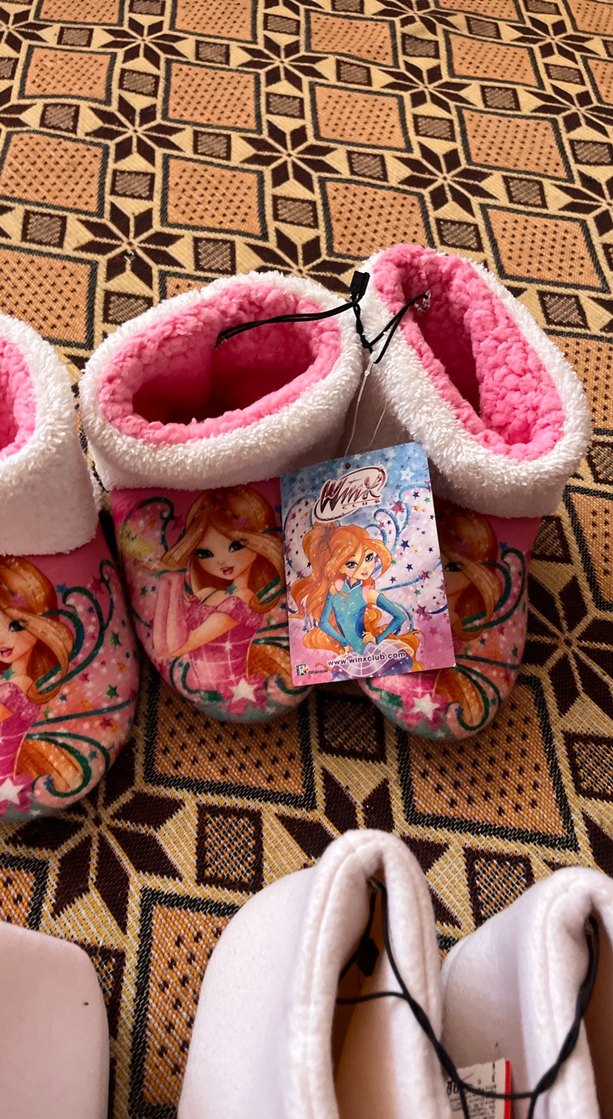 Kız Çocuk Renkli Nakışlı Sıcak Ev Terliklerisüper modeller32-33 - Görsel 3