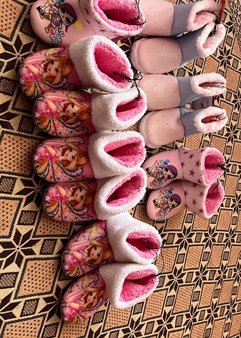 Kız Çocukları için Pembe Nakışlı Sıcak Terlik31-33 arası olur - Görsel 3