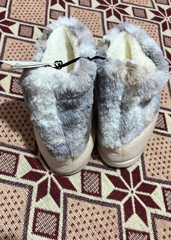 Kız Çocuk Bej Kürklü Sıcak Ev Terliği36-37 giyerLUMBERJACK - Görsel 3