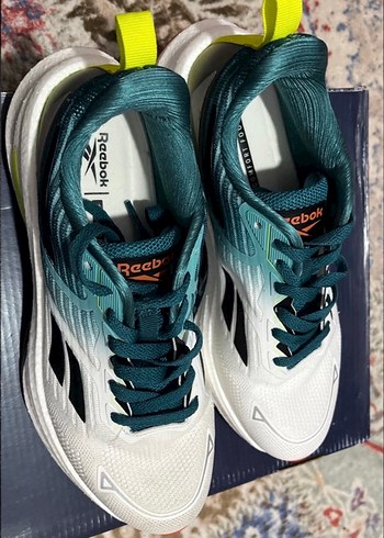 Reebok süper model ve renk rahat süper taban 41 numara  - Görsel 4