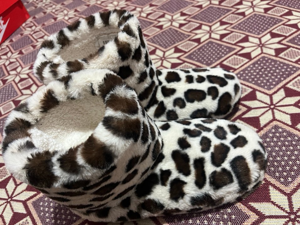 NİNEWESTKızlar  leopar desenli sıcak terlik38-39-40-41 mevcut - Görsel 2