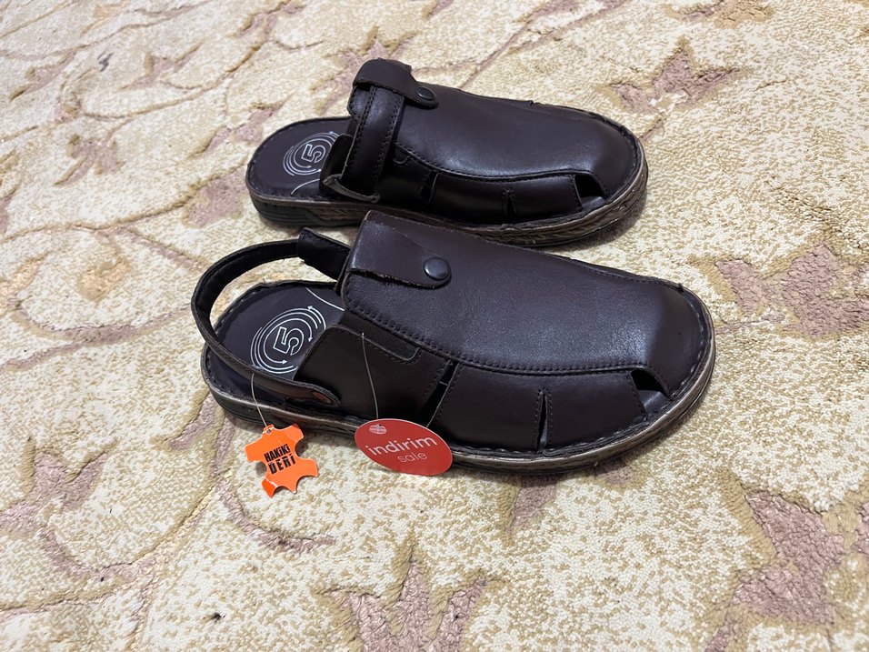 100/100 deri sandalet mükemmel renk çok rahat ve şık - Görsel 2