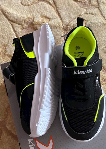34 Beden Kinetix Siyah Renkli Erkek Çocuk Spor Ayakkab -31-34 arası