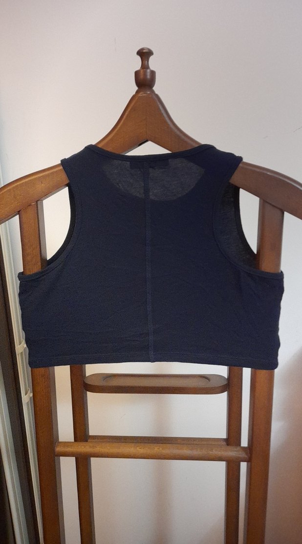 Siyah Yüksek Yakalı Kolsuz Hemşirelik Atlet - Görsel 2