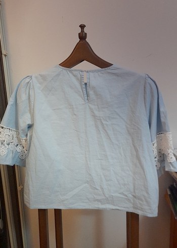 Dantel Detaylı Mavi Denim Kısa Kollu Bluz - Görsel 2