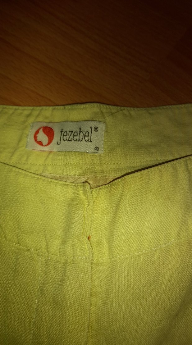 Bej Düğmeli Kadın Mini Şort - Görsel 2