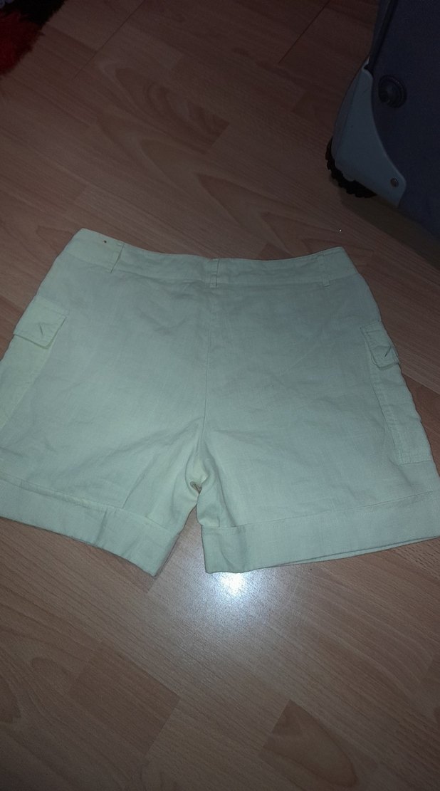 Bej Düğmeli Kadın Mini Şort - Görsel 3