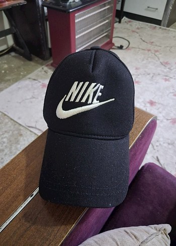 Nike Siyah Beyaz Logo Sapka