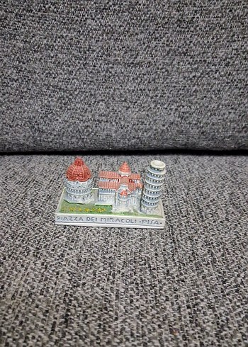 Pisa Kulesi ve Meydanı Figürin