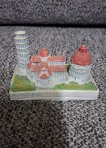 Beden Pisa Kulesi ve Meydanı Figürin