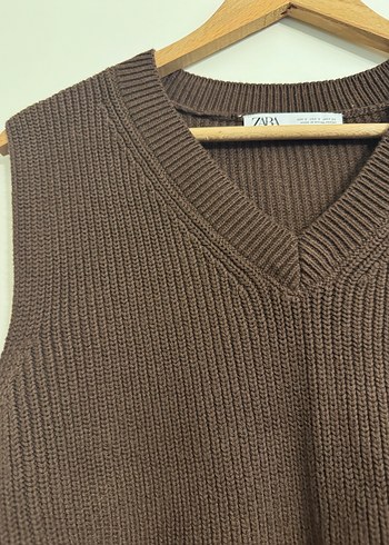 Kahverengi V Yakalı Örgü Süveter - Görsel 4