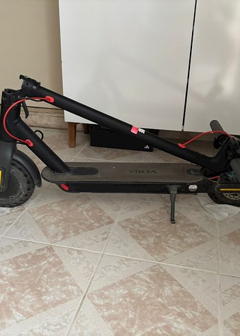  Beden siyah Renk Volta VT1 elektrikli scooter