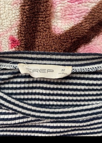 Kız Çocuk Siyah Çizgili Kısa Kollu Tişört - Görsel 2