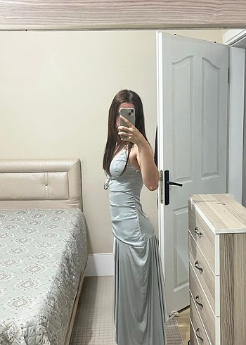 s Beden Gri Drapeli Straplez Midi Abiye Elbise
