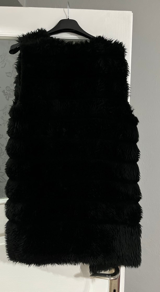 Siyah Kürk Detaylı Kadın Kolsuz Yelek - Görsel 3