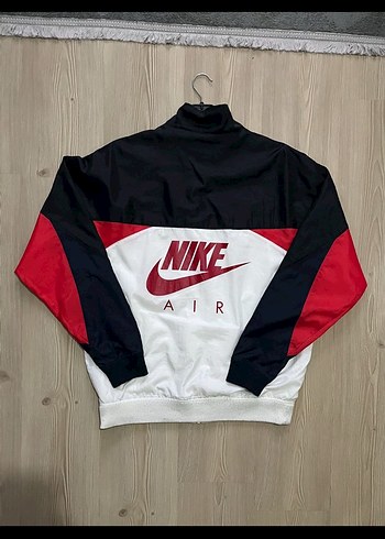 Nike m