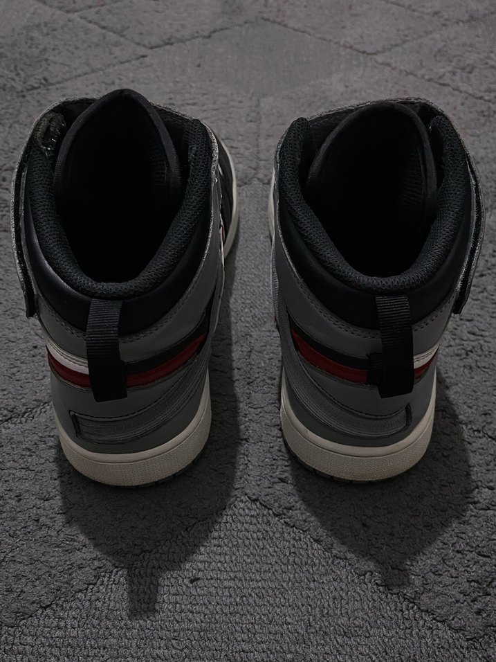 Nike Air Jordan 1 High FlyEase - Görsel 4