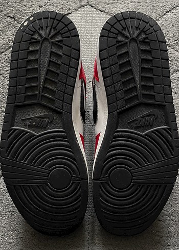 Nike Air Jordan 1 Mid Chicago Black Toe - Görsel 5