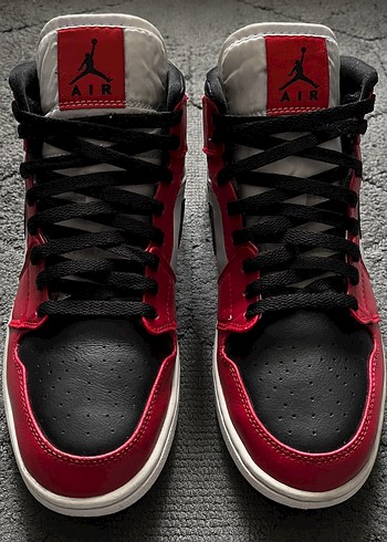 Nike Air Jordan 1 Mid Chicago Black Toe - Görsel 3