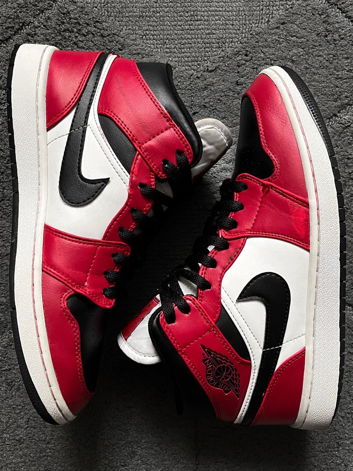 Nike Air Jordan 1 Mid Chicago Black Toe - Görsel 2