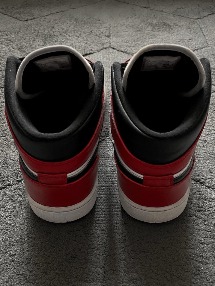 Nike Air Jordan 1 Mid Chicago Black Toe - Görsel 4