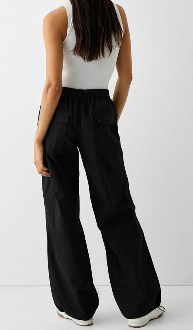 bershka paraşüt pantolon 
Siyah Beli Bağlamalı Rahat Pantolon - Görsel 2