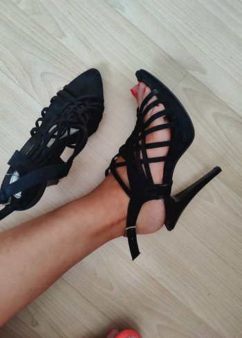 37 Beden Siyah Kemerli Stiletto Topuklu Kadın Ayakkabı