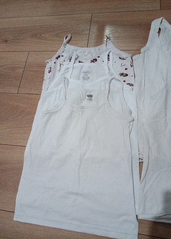 Beyaz Çocuk Atletleri Seti 1/2 defa GİYİLDİ YIKANDI - Görsel 3