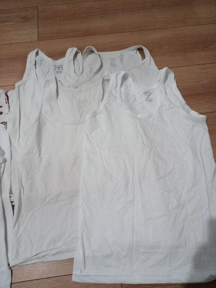 Beyaz Çocuk Atletleri Seti 1/2 defa GİYİLDİ YIKANDI - Görsel 2