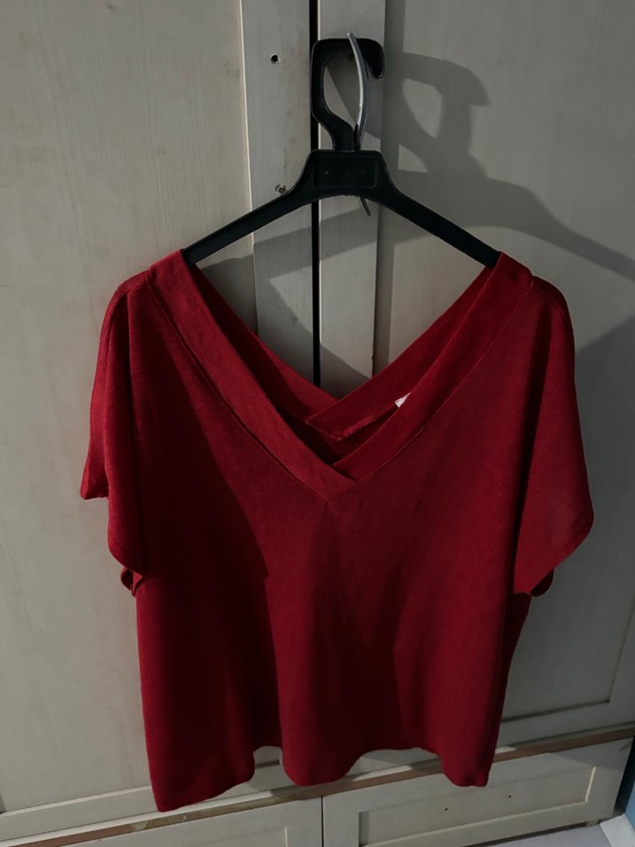 Kırmızı V Yakalı Kadın Bluz - Görsel 5