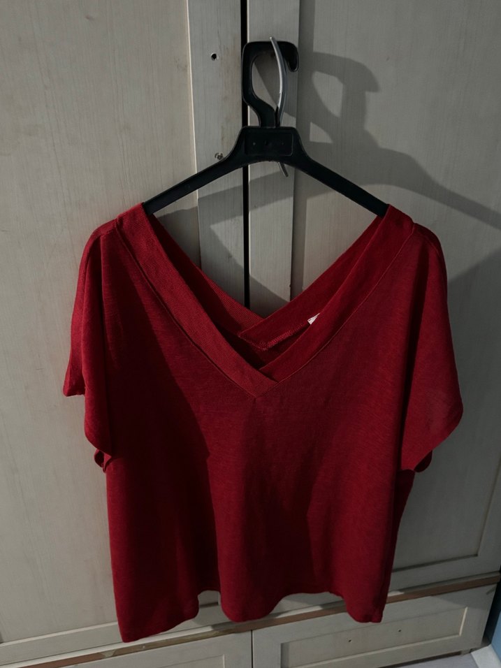 Kırmızı V Yakalı Kadın Bluz - Görsel 2