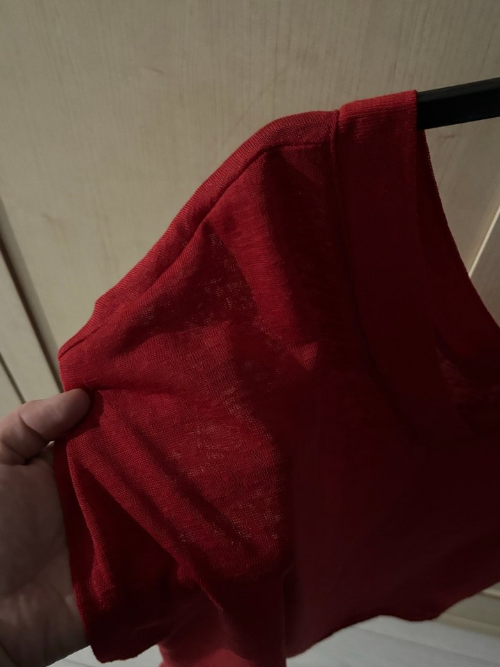 Kırmızı V Yakalı Kadın Bluz - Görsel 3