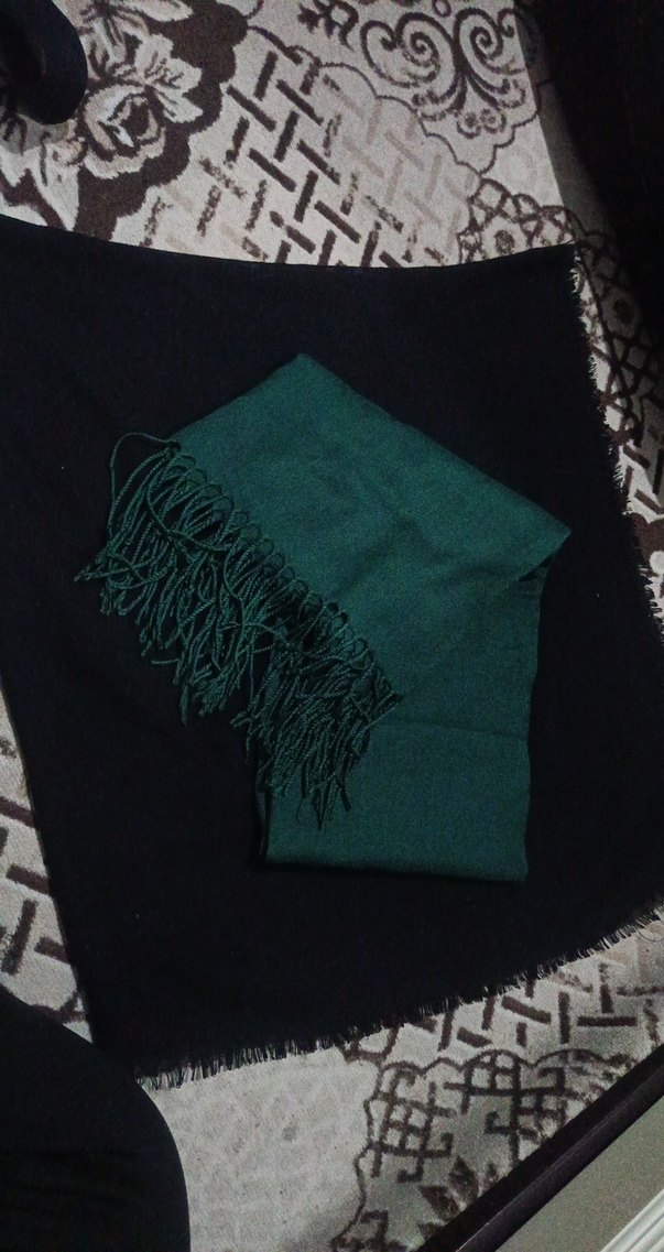 Kadın Yeşil Yün Püsküllü Şal - Görsel 2