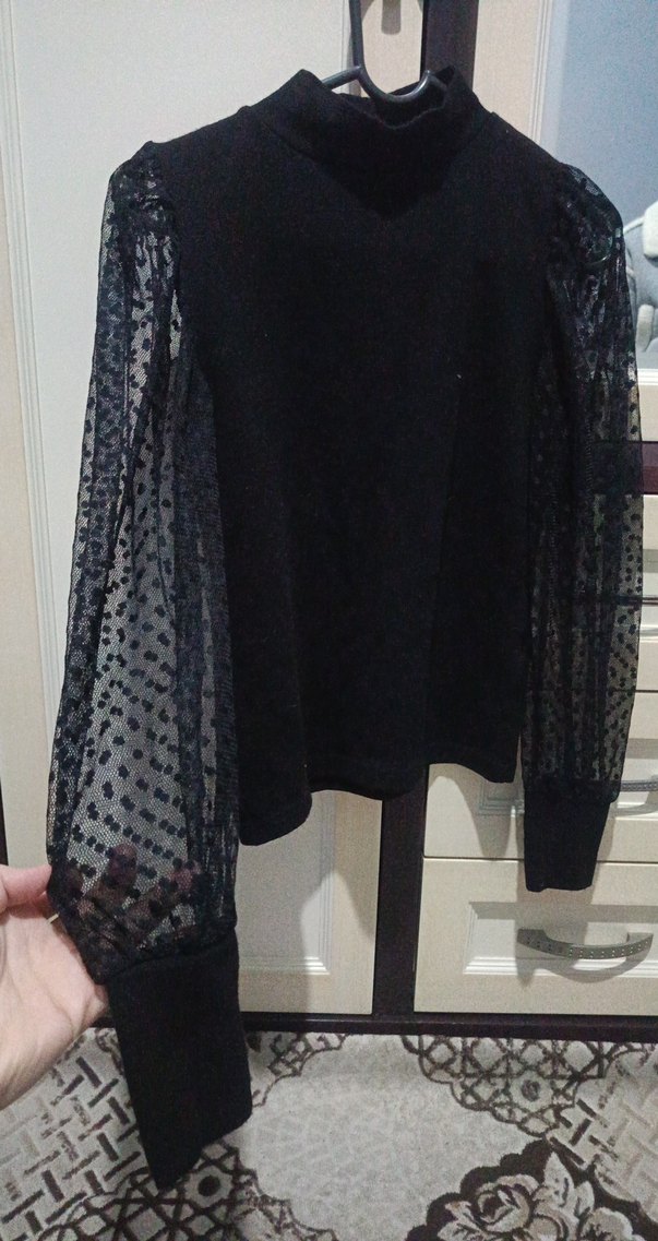 Siyah Dantel Kollu Boğazlı Kadın Bluz - Görsel 3