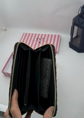 Victoria s Secret Kırmızı Kalp Desenli Fermuarlı Kadın Cüzdanı