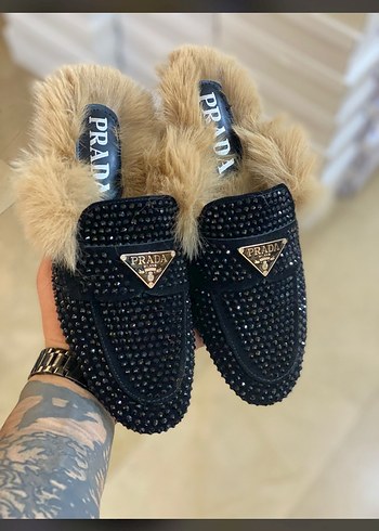 Prada Prada Tüylü Taşlı Siyah Terlik