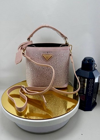 Prada Kadın Siyah Deri Payetli Çanta
