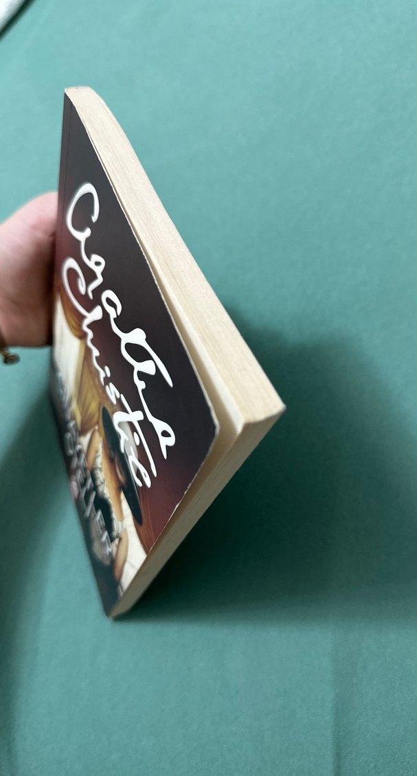 Cinayetler Oteli - Agatha Christie - Görsel 2