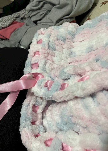 Çocuklar için çok renkli puffy örgü battaniye - Görsel 3