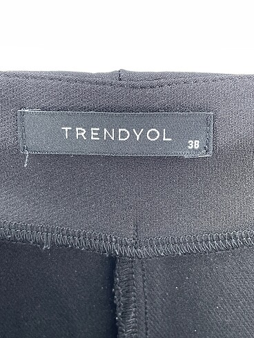 38 Beden siyah Renk Trendyol & Milla Düz Kesim %70 İndirimli.