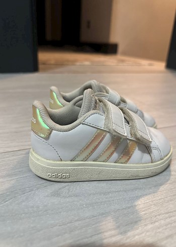 Adidas 22