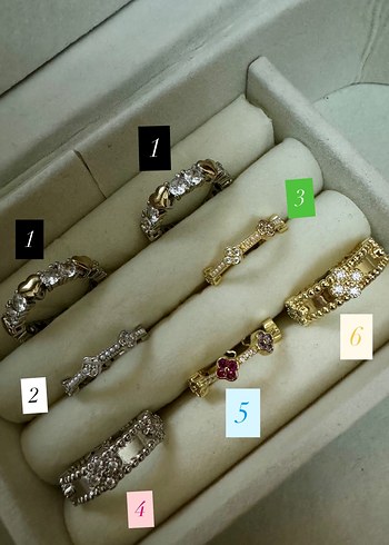 5 Numaralı Gold Renkli Yoncalı Yüzük