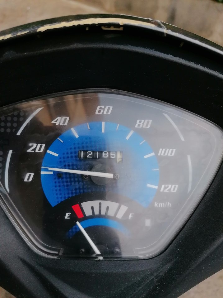 Gri scooter Stili Motosiklet - Görsel 5